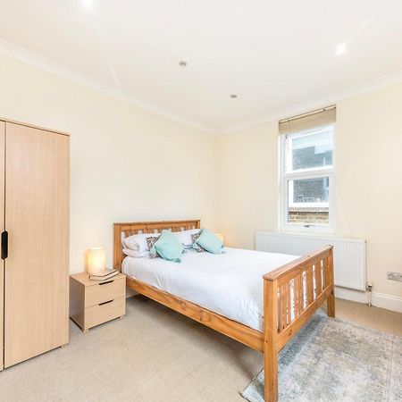Victorian Charm: Spacious 3-Bed Near London Attractions Villa Exterior photo