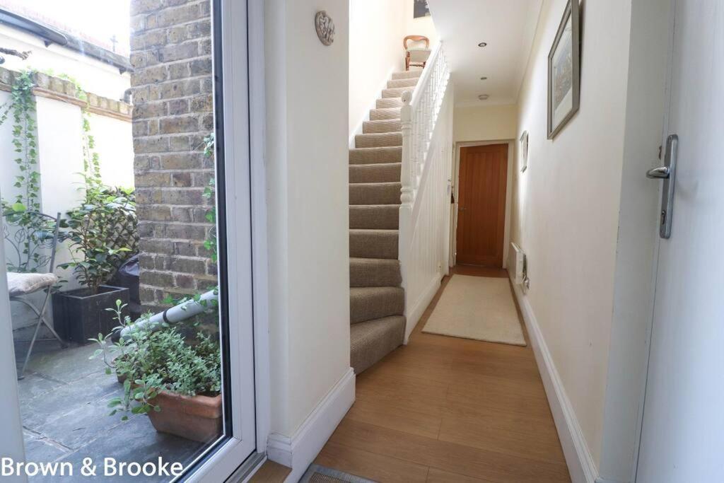 Victorian Charm: Spacious 3-Bed Near London Attractions Villa Exterior photo