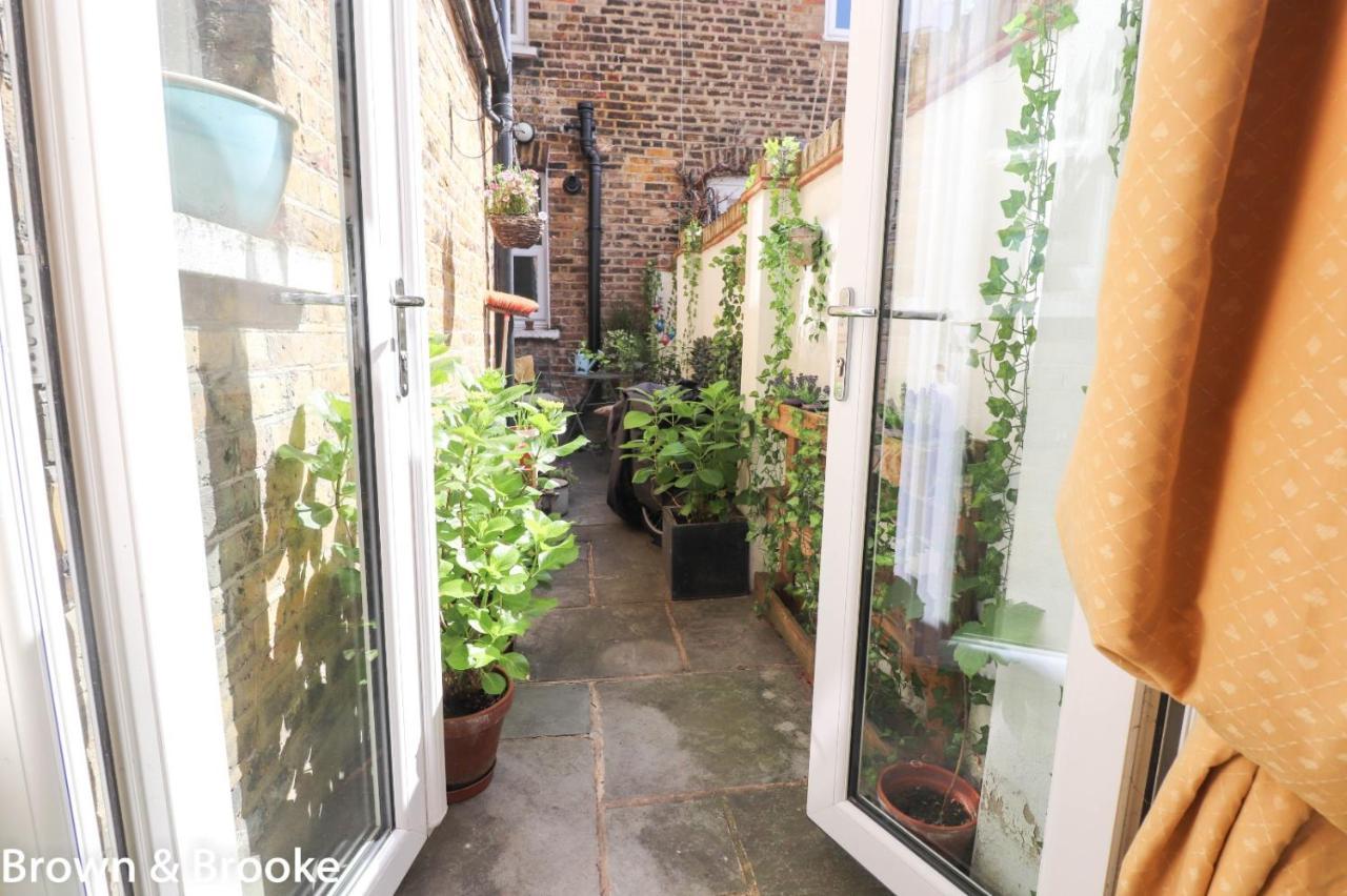Victorian Charm: Spacious 3-Bed Near London Attractions Villa Exterior photo